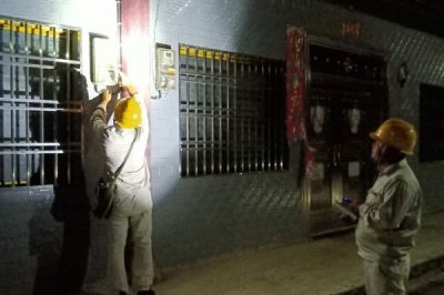 對轄區(qū)線路設(shè)備進行夜間日常巡視