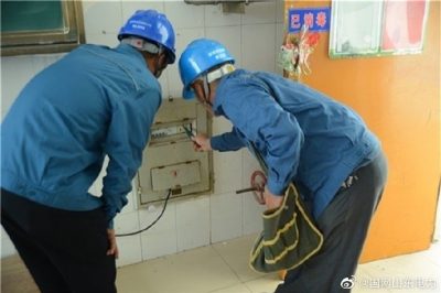 開學(xué)在即對學(xué)校重點檢查變壓器、配電室、插座等是否存在故障