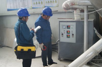 對客戶的配電盤、啟動柜、電表箱、保護(hù)器、接地線等進(jìn)行排查測試