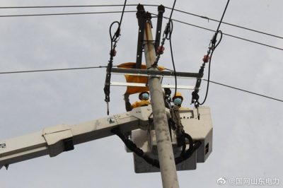 高溫下的“黃金甲” 保臺區(qū)持續(xù)用電