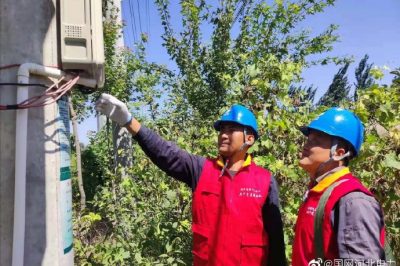 對轄區(qū)內(nèi)的高低壓線路、設(shè)備進行巡視