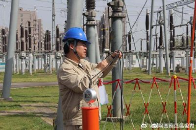 對檢修后的一次設(shè)備進行電氣試驗