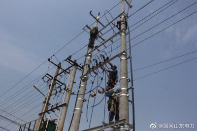對村子電力設(shè)施進行升級改造
