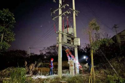 供電所組織人員上門查勘，搶修