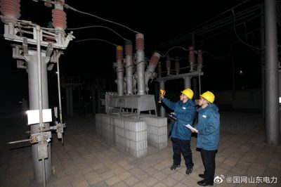 對(duì)轄區(qū)重要變電站及線路進(jìn)行夜間特巡