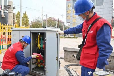 為電商客戶安裝“”備自投”設備