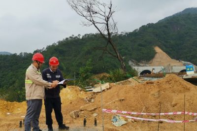 為開春高速的隧道、高速出入口永久用電做勘查工作和設(shè)計(jì)供電方案