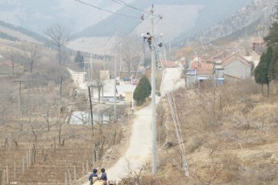 新增200千伏安變壓器1臺(tái)，新立15米電桿19基