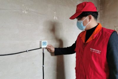 對轄區(qū)內(nèi)煤改電用戶進行走訪，檢查取暖設備