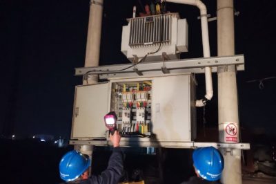 在夜間電力負(fù)荷高峰期對(duì)變壓器、線路進(jìn)行巡視