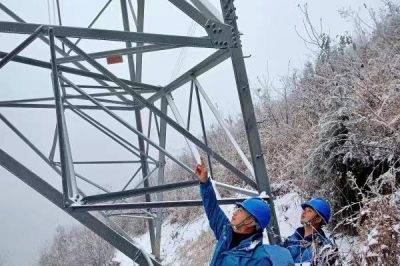 國網(wǎng)江西檢修公司應(yīng)對(duì)首輪雨雪天氣 全力做好電力保障工作