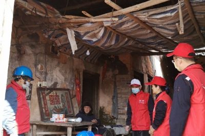 開展“關愛老人，為家居線路保安全”為主題的愛心志愿活動